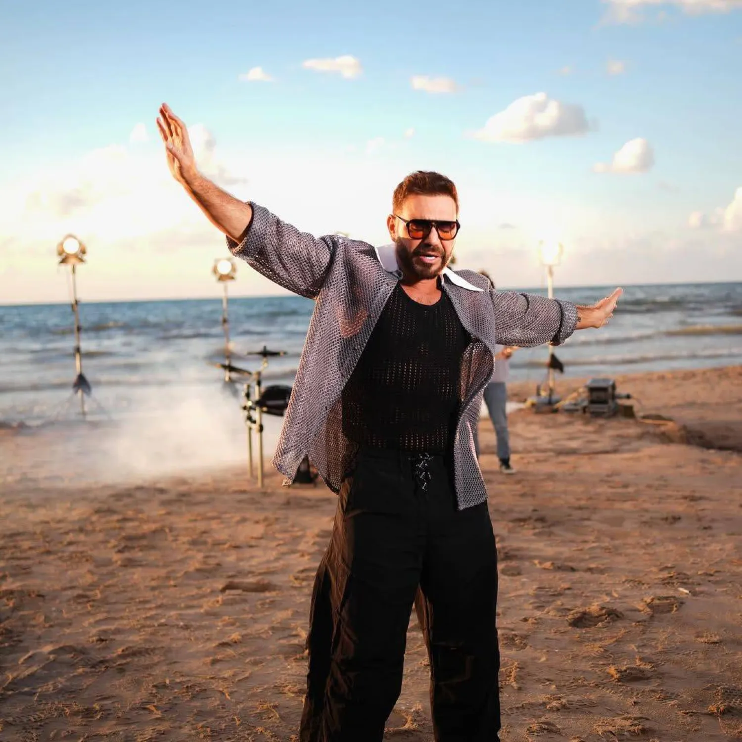 يسجّل الفنان ايوان عودة فنية ناجحة بعد غياب (إيوان)