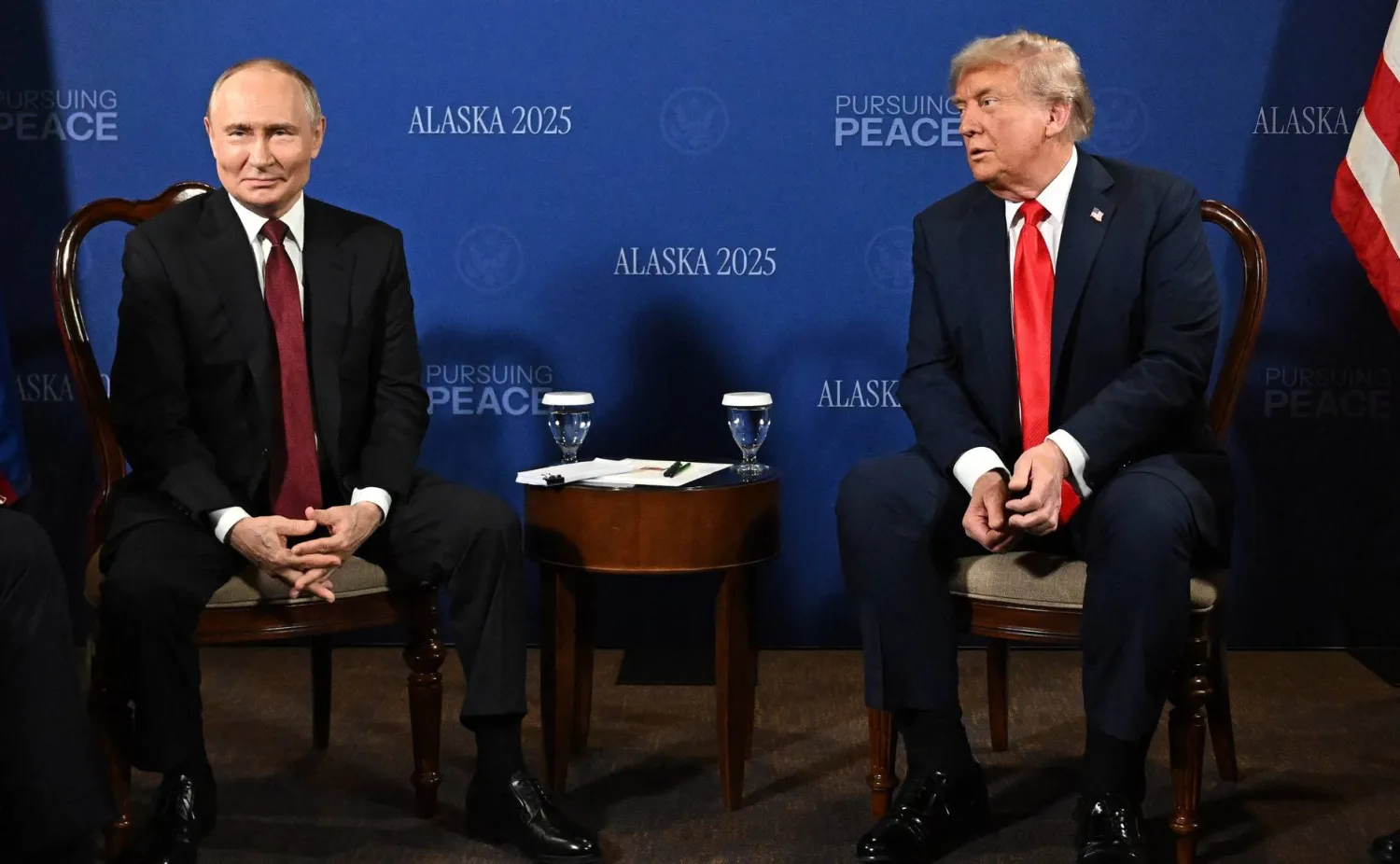 HANDOUT - 15 August 2025, US, Alaska: US President Donald Trump (R) and Russian President Vladimir Putin (L) attend a meeting at Joint Base Elmendorf-Richardson in Alaska. Photo: -/Kremlin/dpa