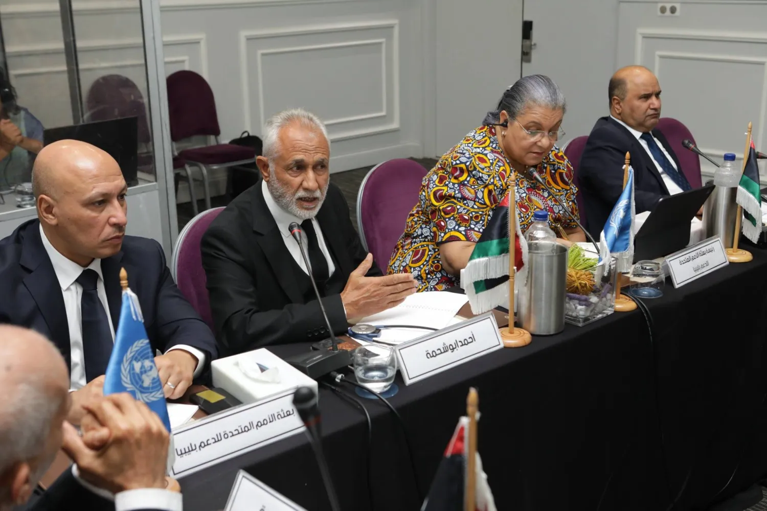 مبعوثة الأمم المتحدة هانا تيتيه في لقاء مع أعضاء اللجنة العسكرية الليبية (5+5) بتونس (البعثة الأممية)