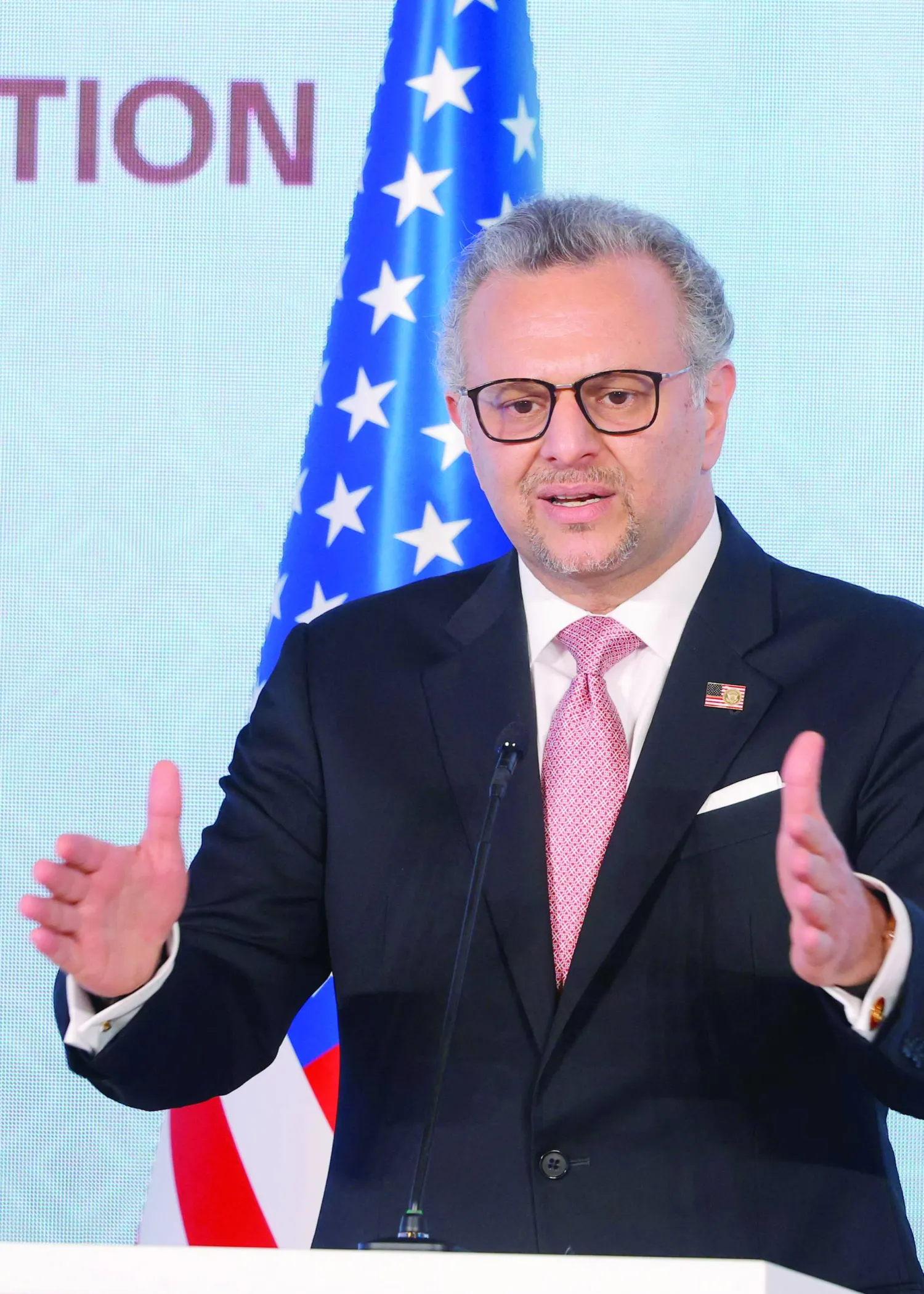 
مستشار الرئيس الأميركي للشؤون العربية والأفريقية، مسعد بولس (أ.ف.ب)