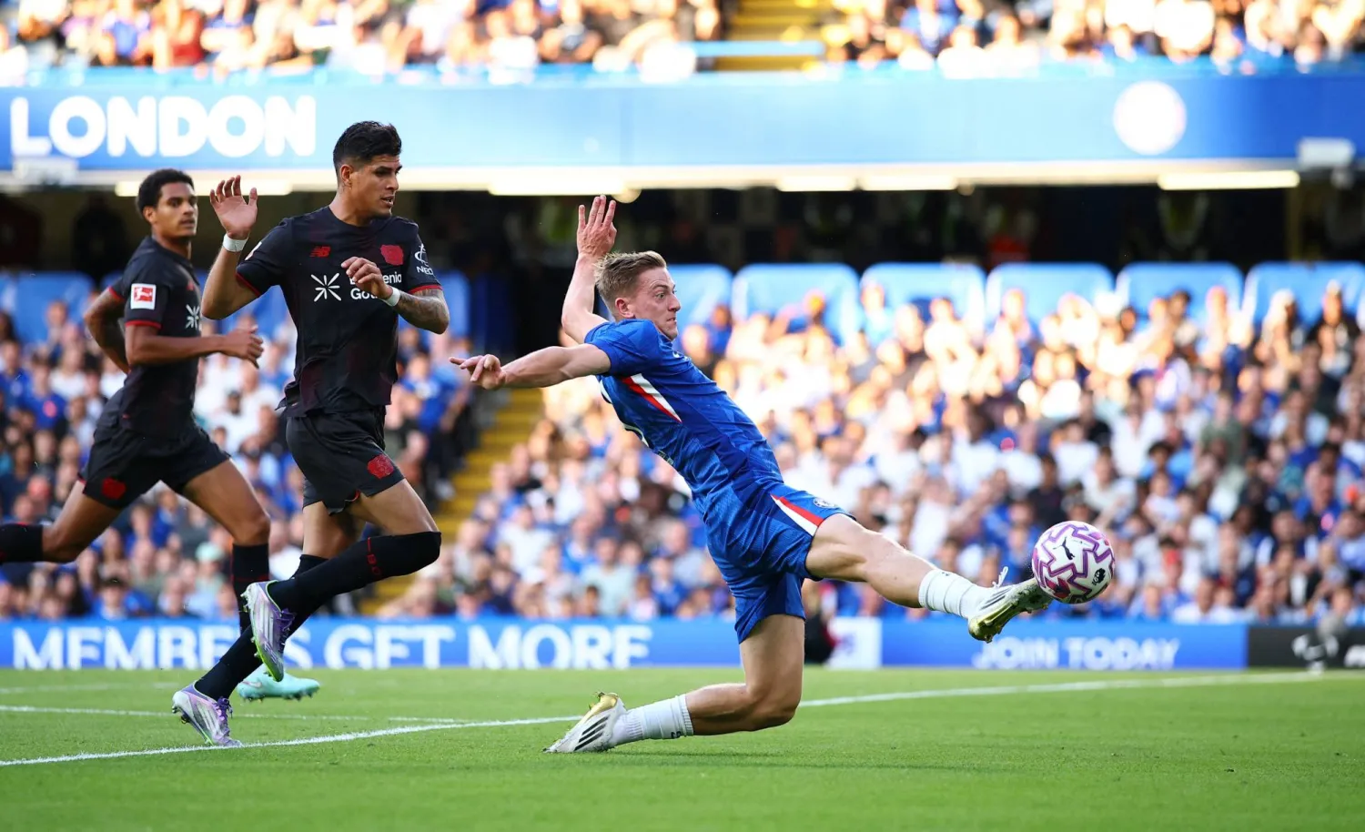 ليام ديلاب إلى تشيلسي (رويترز)