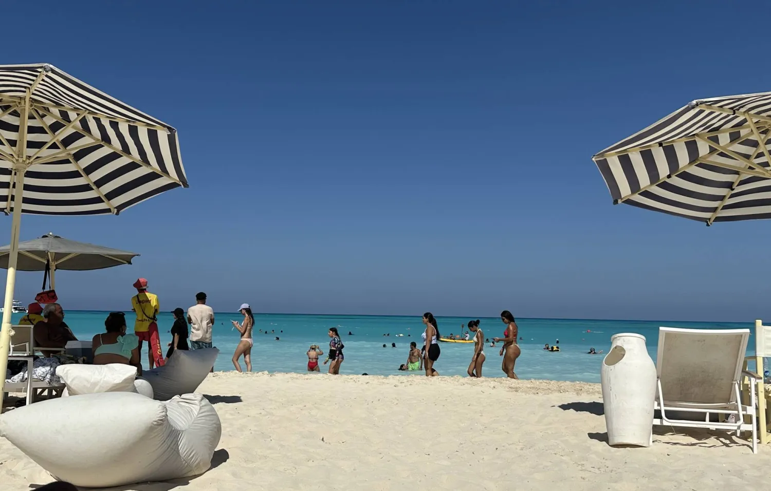 أحد شواطئ الساحل الشمالي المصري (الشرق الأوسط)