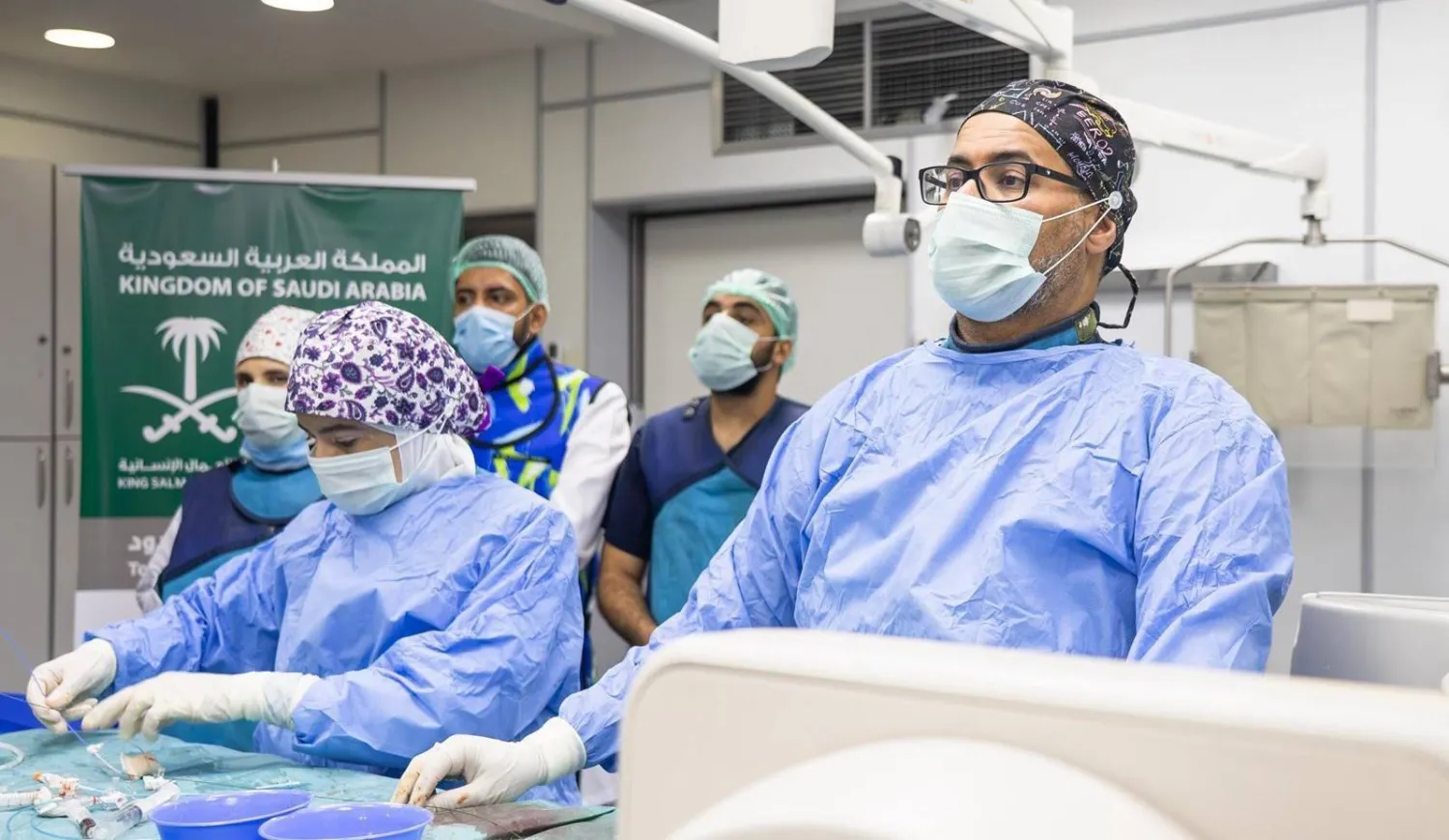 الفريق الطبي التطوعي اجرى منذ انطلاق الحملة 10 عمليات قسطرة قلبية للأطفال، تكللت جميعها بالنجاح (واس)