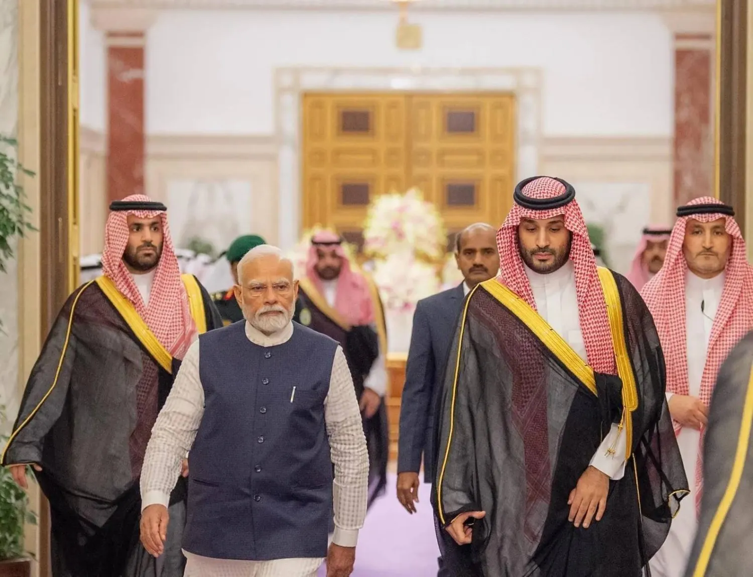 ولي العهد الأمير محمد بن سلمان خلال استقباله في جدة رئيس الوزراء الهندي ناريندرا مودي أبريل الماضي (واس)