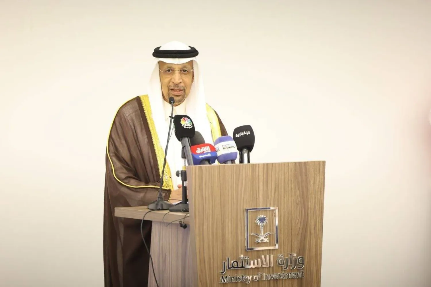 وزير الاستثمار السعودي متحدثاً خلال اجتماع الطاولة المستديرة السعودية السورية في الرياض (سانا)