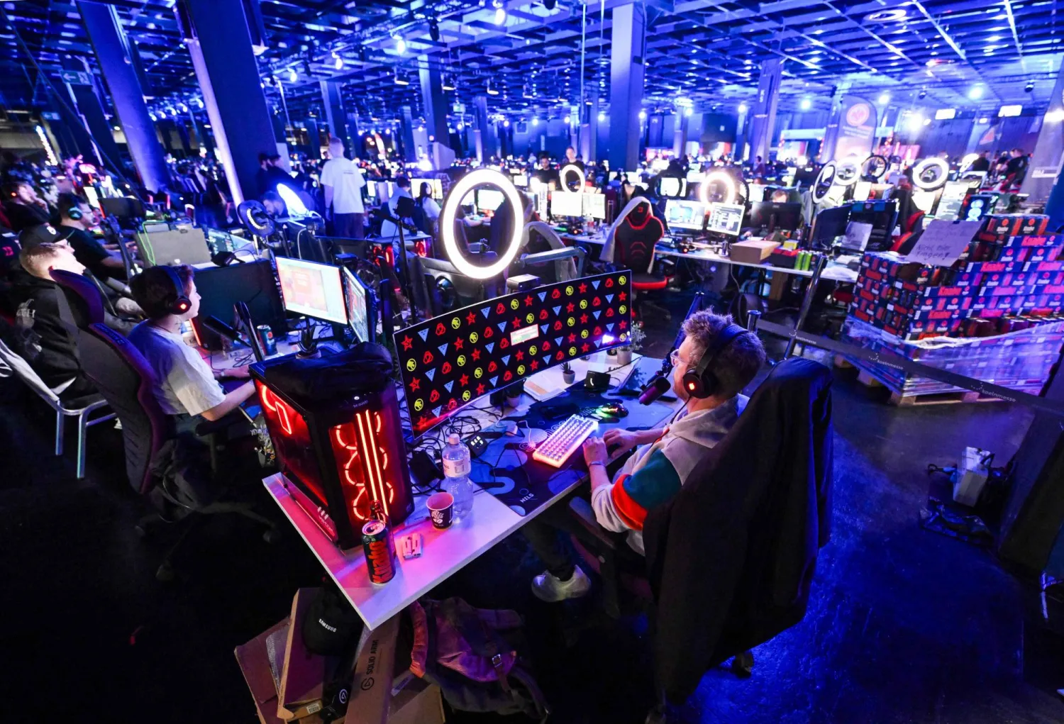 لجأ مطورو الألعاب إلى الذكاء الاصطناعي للتعامل مع التحديات التي تواجه الصناعة بأكملها (أرشيفية - أ.ف.ب)