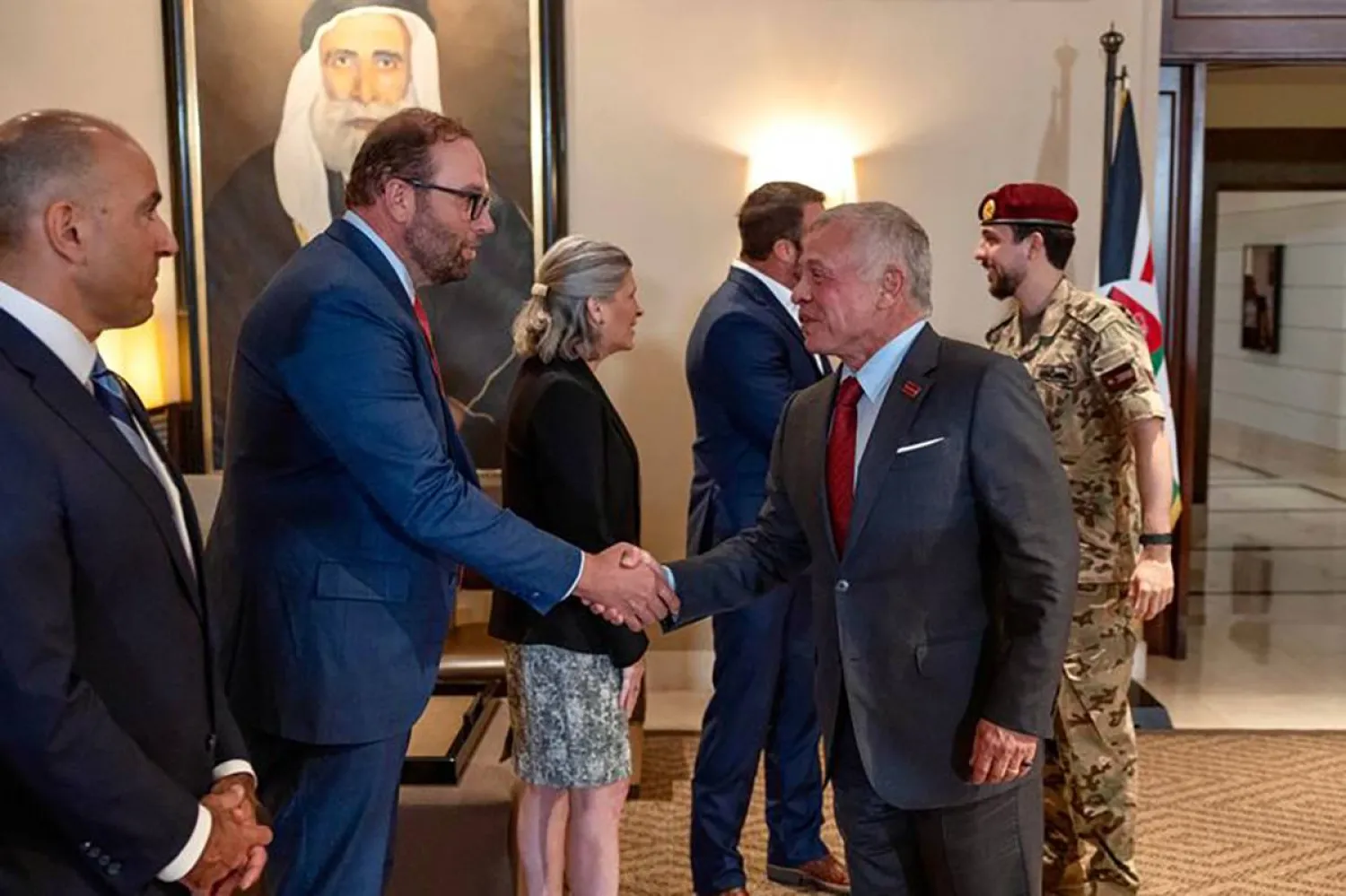 عبدالله الثاني يستقبل وفداً من الكونغرس لبحث التطورات في المنطقة (وكالة الأنباء الأردنية)