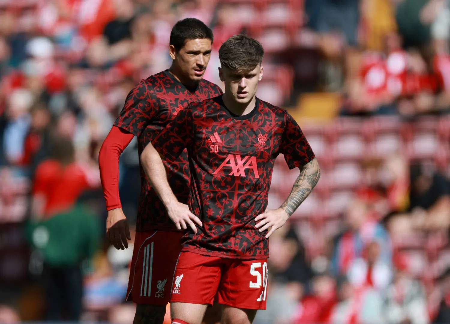 الدولي الأسكوتلندي بن دوك (رويترز)