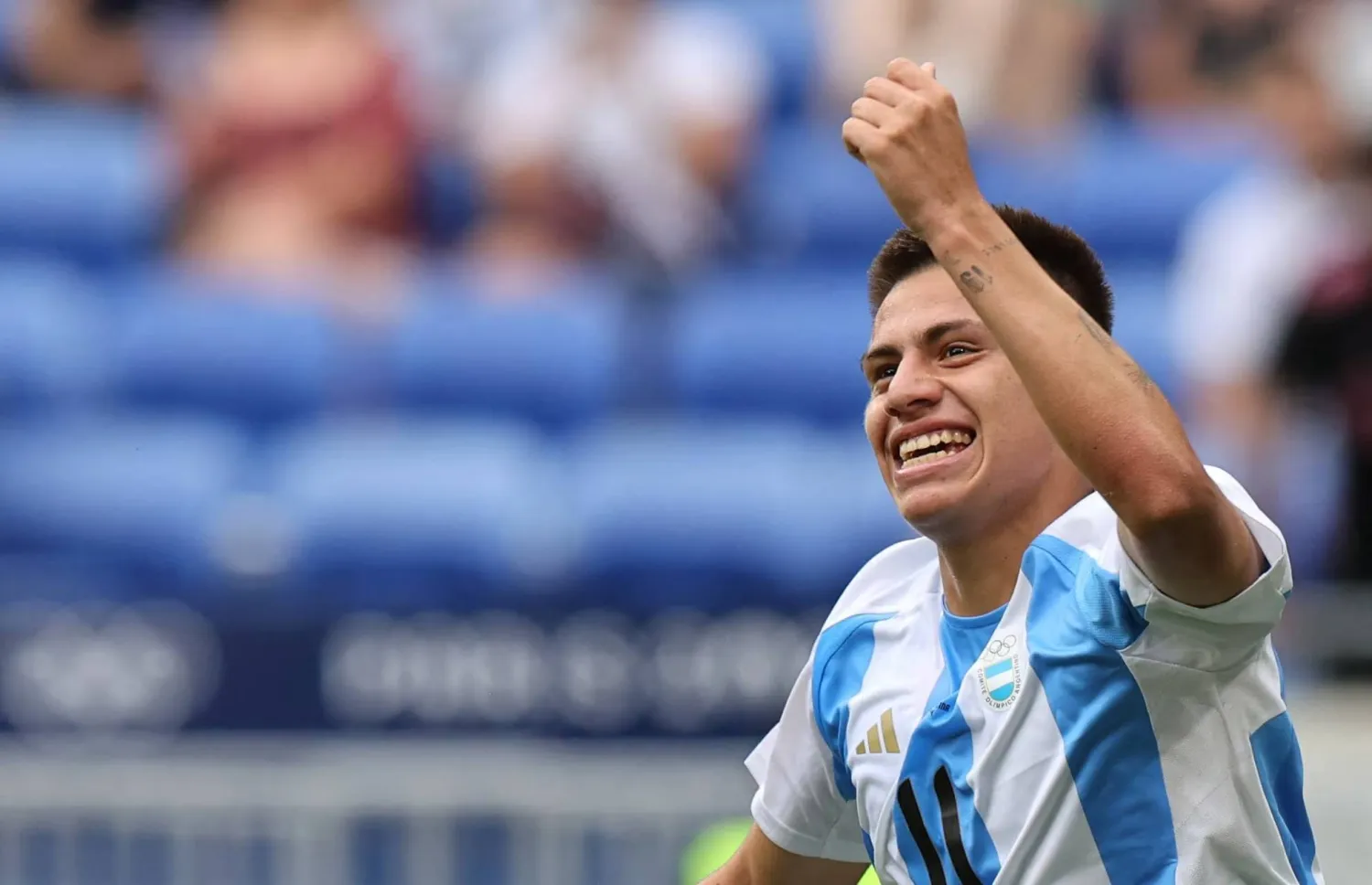 كلاوديو إتشيفيري لاعب مانشستر سيتي (رويترز)