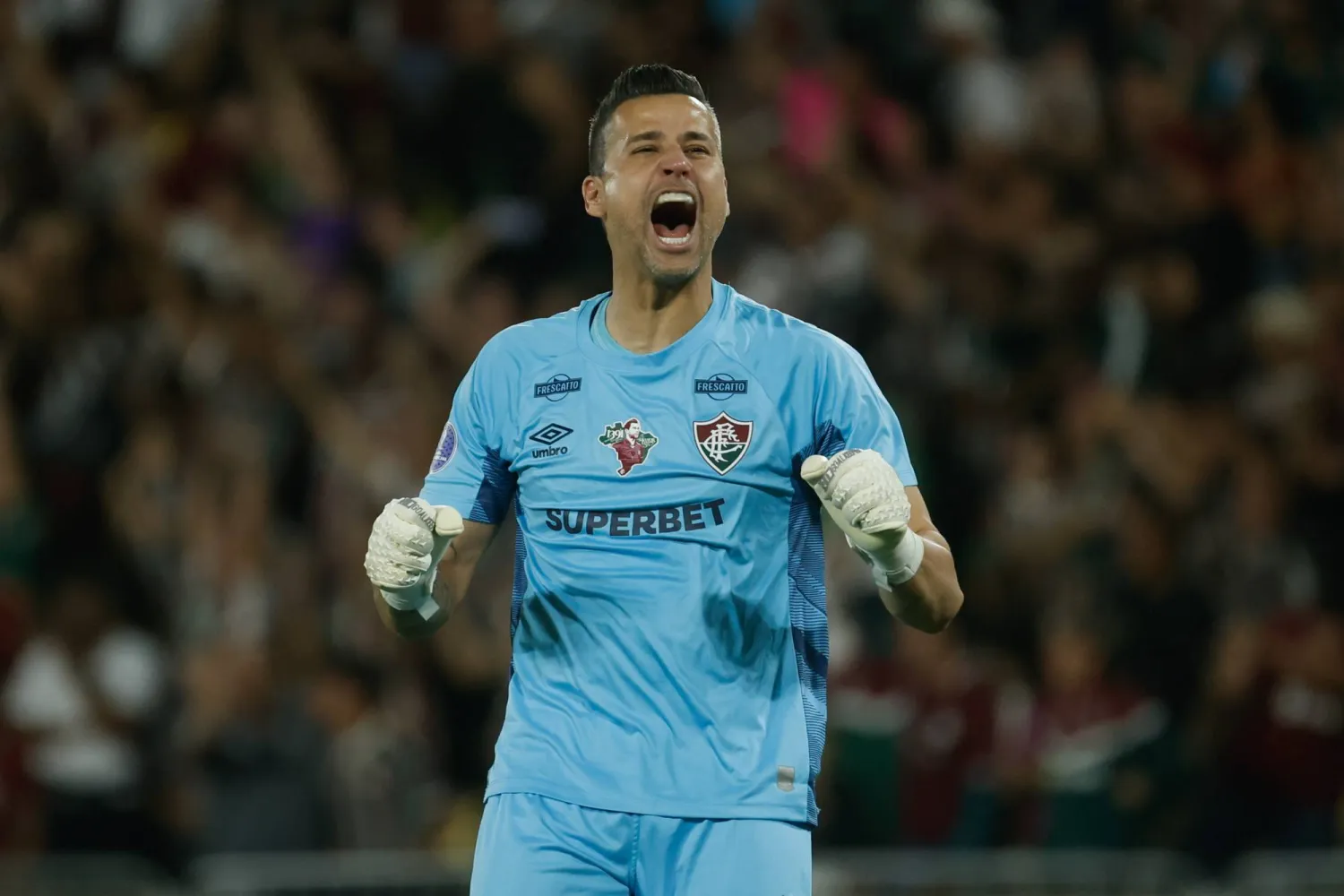 Fabio of Fluminense celebrates a goal by Kevin Serna (not pictured) during a CONMEBOL Sudamericana round of 16 match between Fluminense and America de Cali in Rio de Janeiro, Brazil, 19 August 2025. EPA/Antonio Lacerda