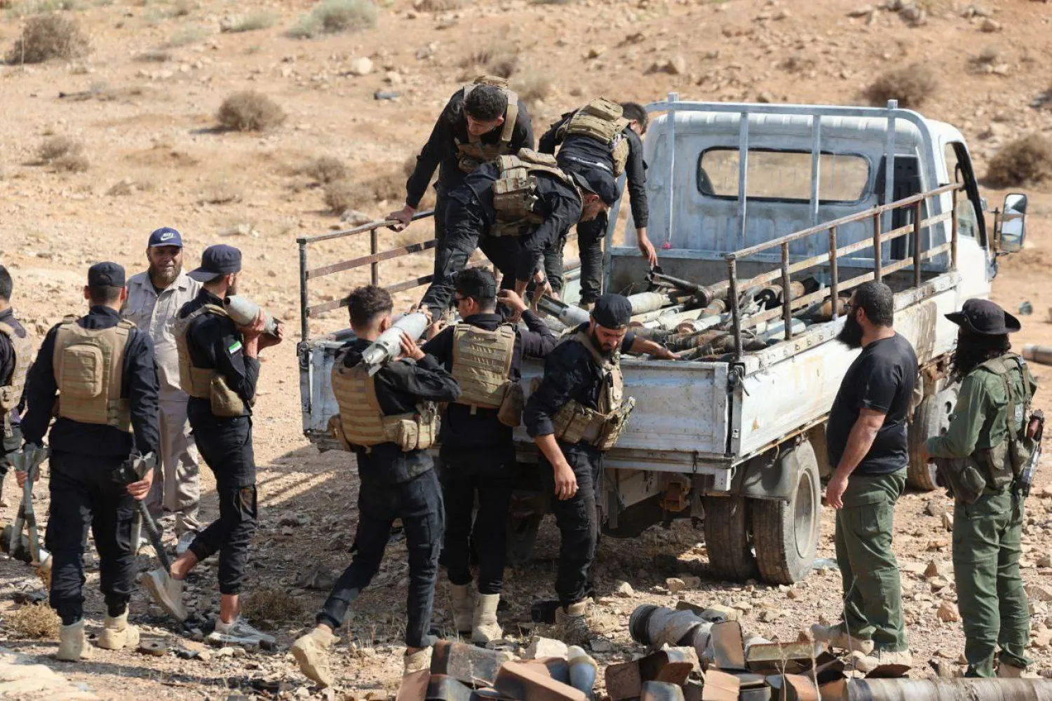 ضبط سيارة محمّلة بصواريخ «غراد» بمحافظة حمص كانت معدة للتهريب باتجاه الحدود اللبنانية (الداخلية السورية)