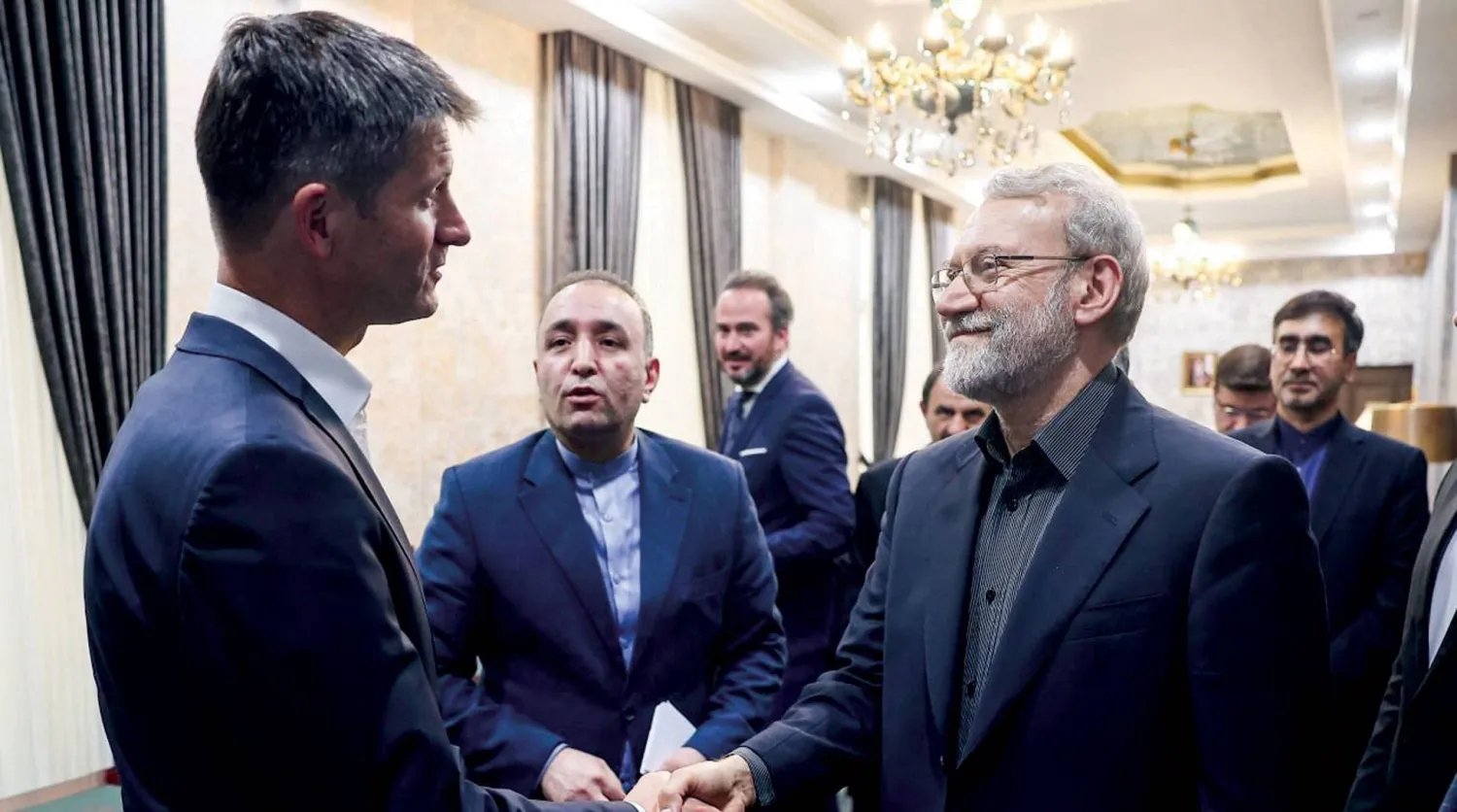 لاريجاني يلتقي مستشار الأمن القومي ونائب وزير الخارجية السويسري غابرييل لوشينغر في طهران أمس (جماران)