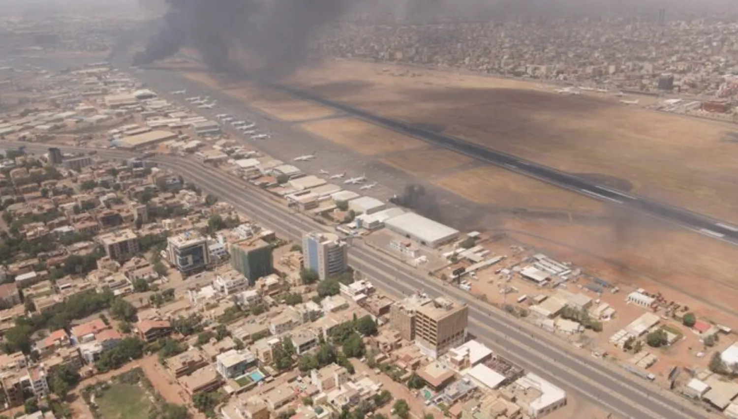 Smoke rises over the city as army and RSF clash in power struggle, in Khartoum, Sudan, April 15, 2023 in this picture obtained from social media. Instagram @lostshmi/via REUTERS 