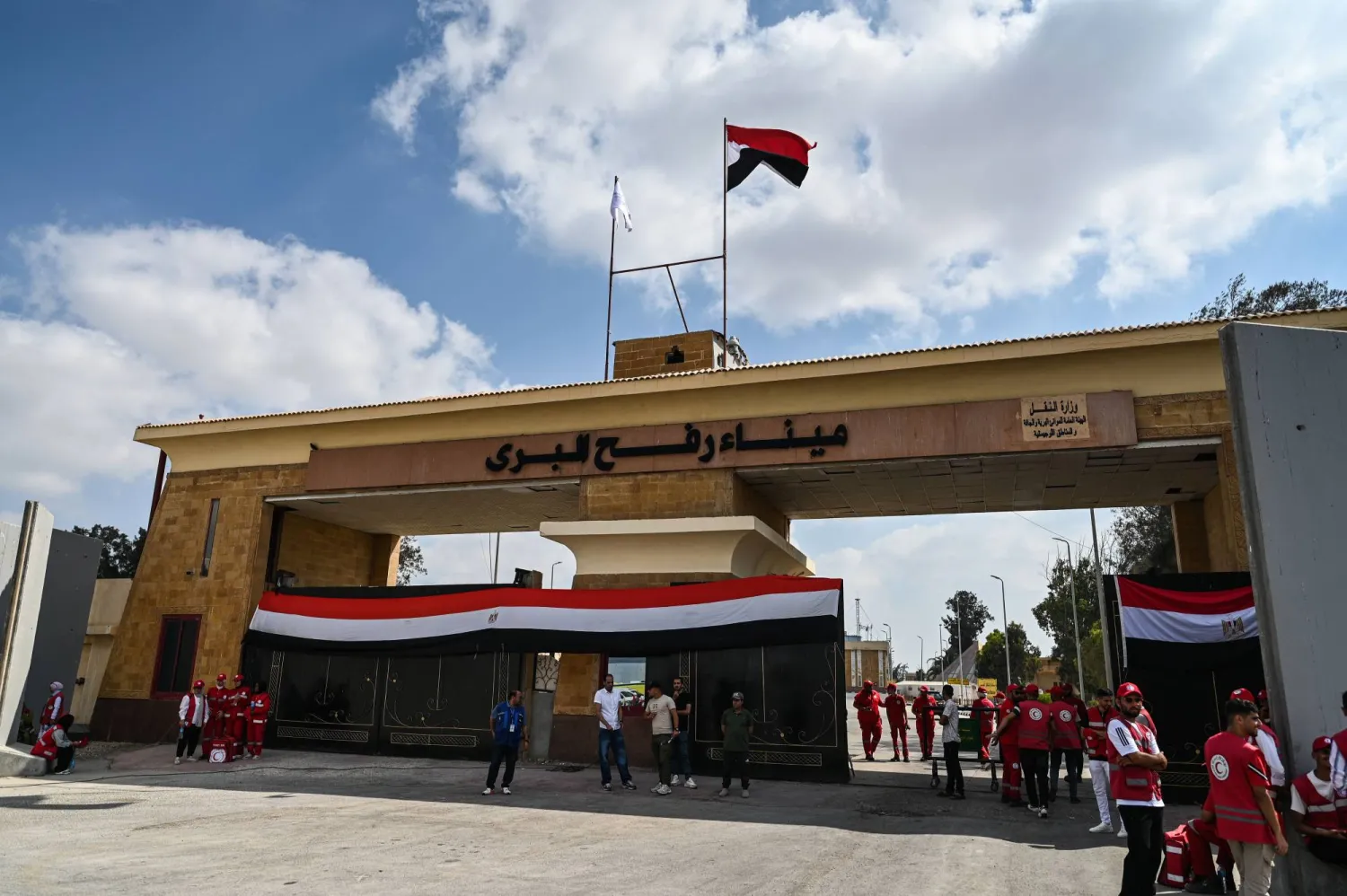 الجانب المصري من معبر رفح الحدودي بين مصر وقطاع غزة (إ.ب.أ)