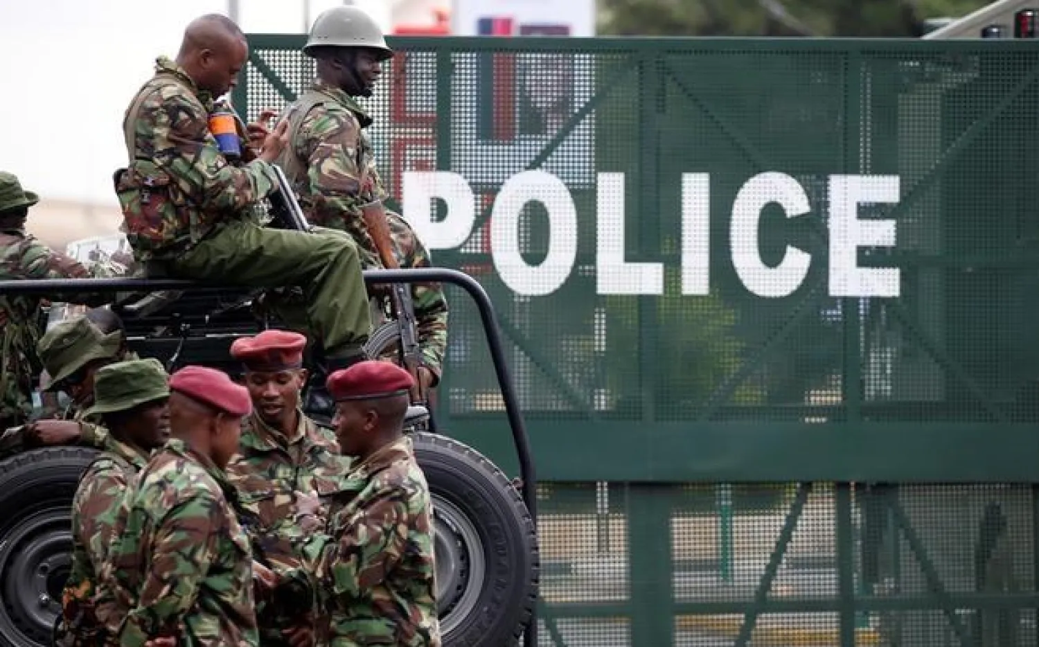 عناصر من الشرطة الكينية في نيروبي (أرشيفية - رويترز)