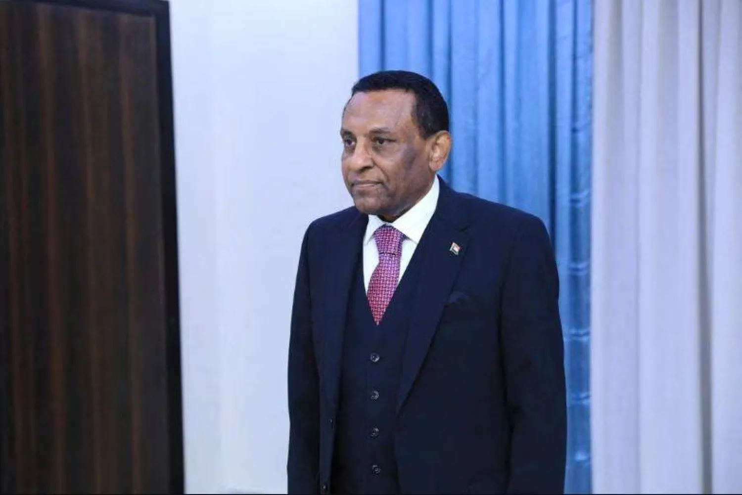 رئيس الوزراء السوداني كامل إدريس (رويترز)