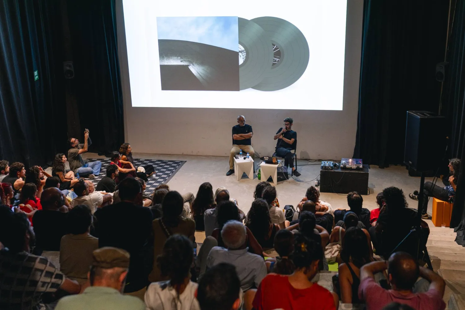 «جلسات القبة»… الصدى جسر بين الماضي والحاضر (الصور من فراس الحلاق)