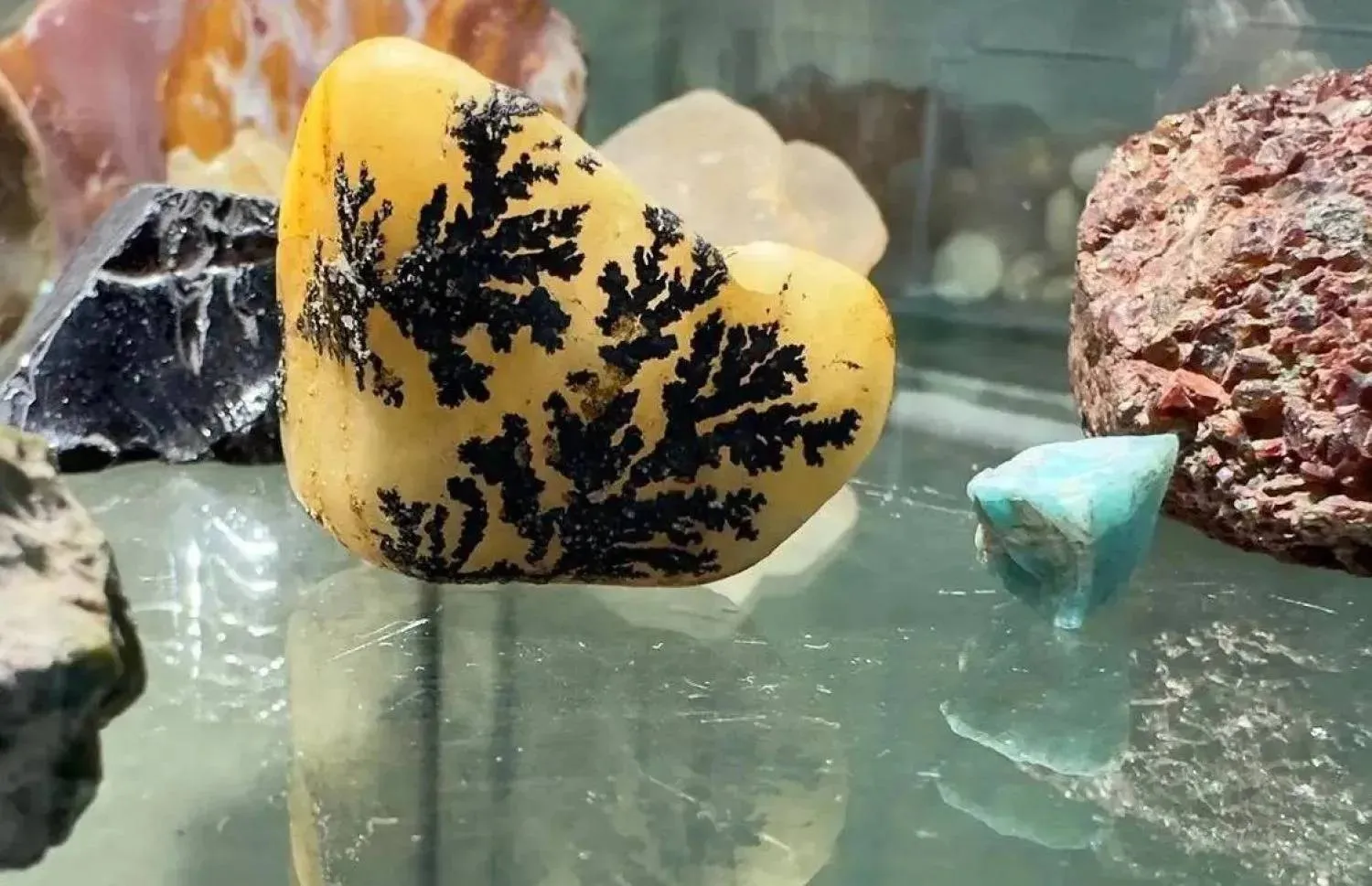 A collection of gemstones on display at an exhibition in Saudi Arabia. (SPA) 