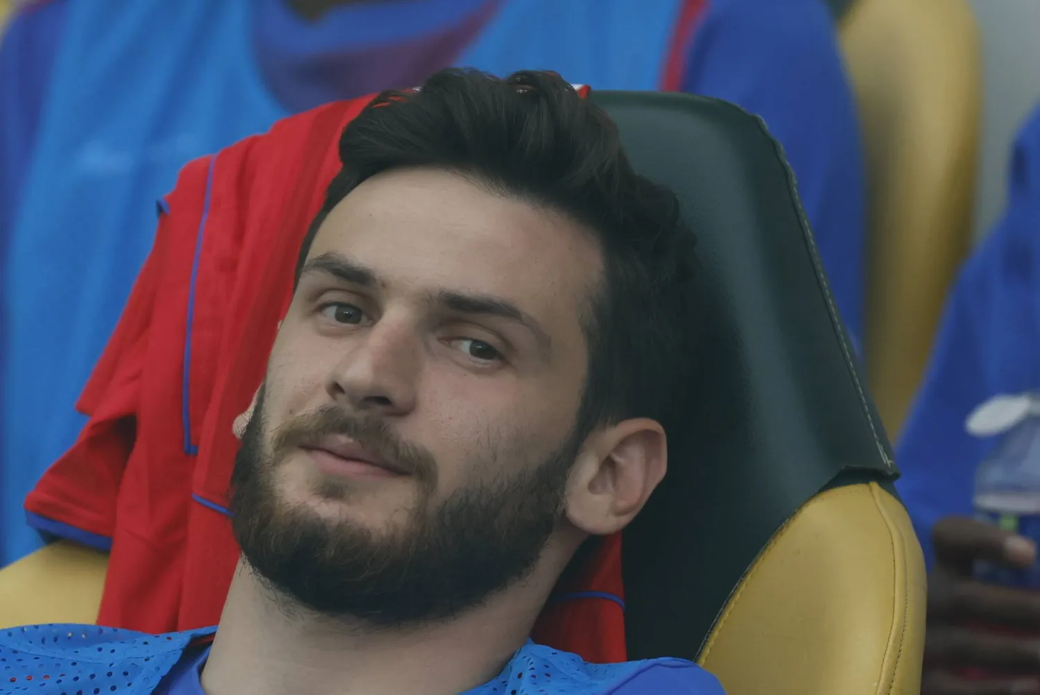 الدولي الجورجي خفيتشا كفاراتسخيليا (إ.ب.أ)