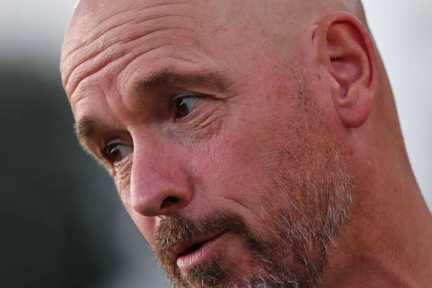 إريك تن هاغ مدرب باير ليفركوزن الجديد (إ.ب.أ)