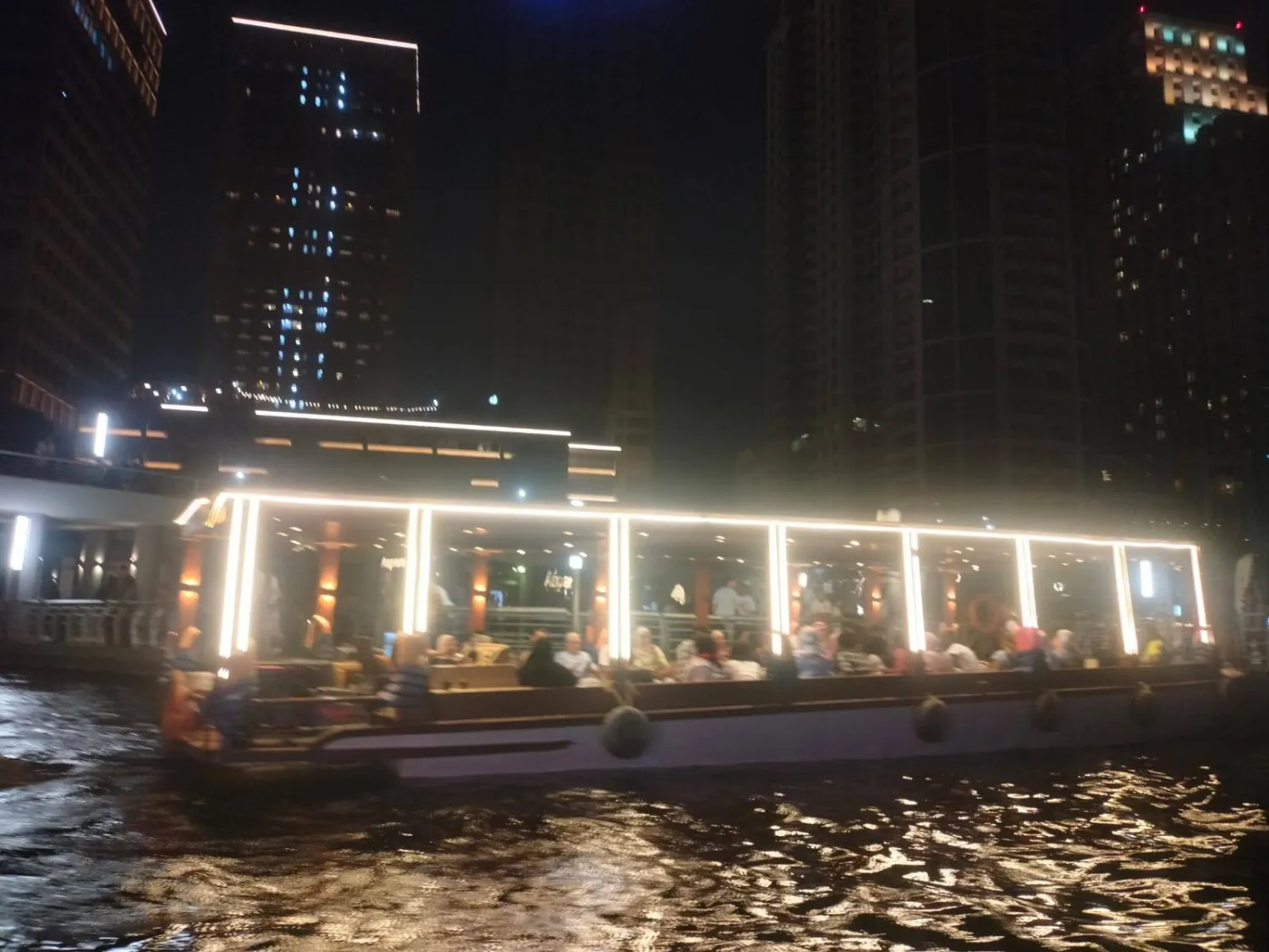 المراكب النيلية تنتشر خلال فصل الصيف (الشرق الأوسط)