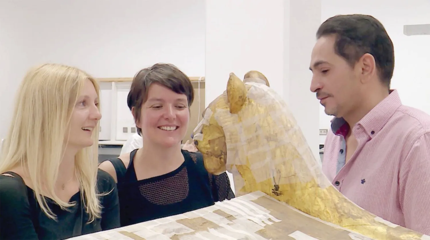 Tanya Zolner and experts at the Grand Egyptian Museum’s restoration center. (Atelier Brueckner) 