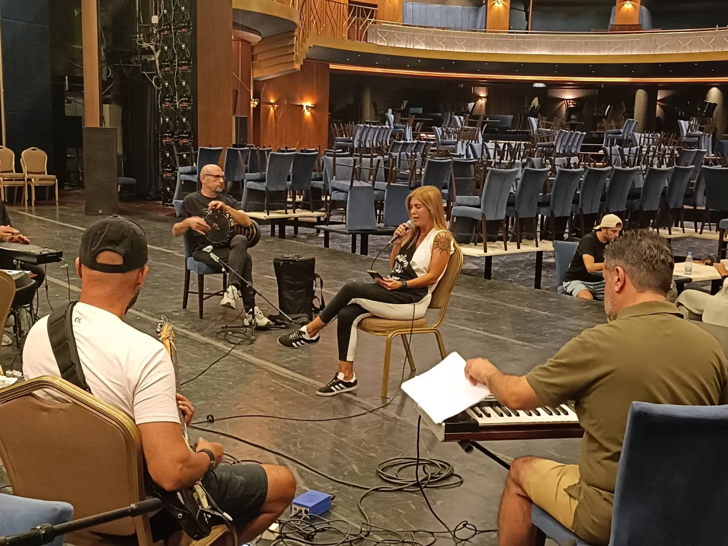 خلال التمرينات لحفل {أيام اللولو} (ألين لحود)
