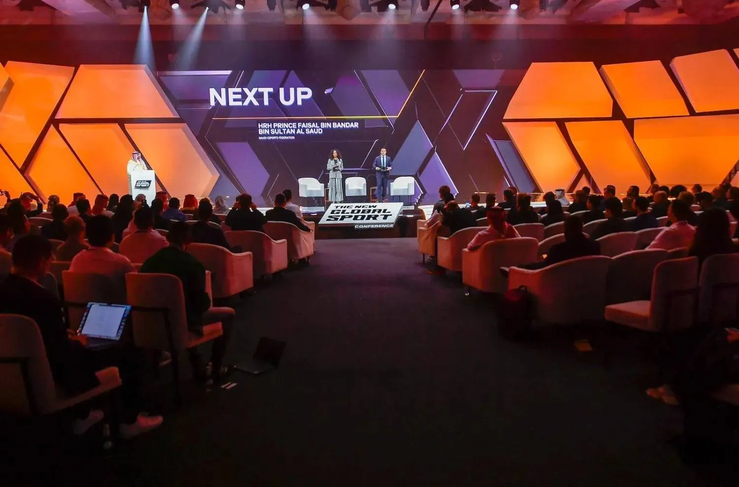 من جلسات المؤتمر في نسخته الماضية (الشرق الأوسط)