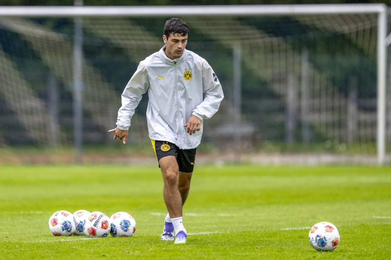 الأميركي الدولي جيوفاني رينا (د.ب.أ)