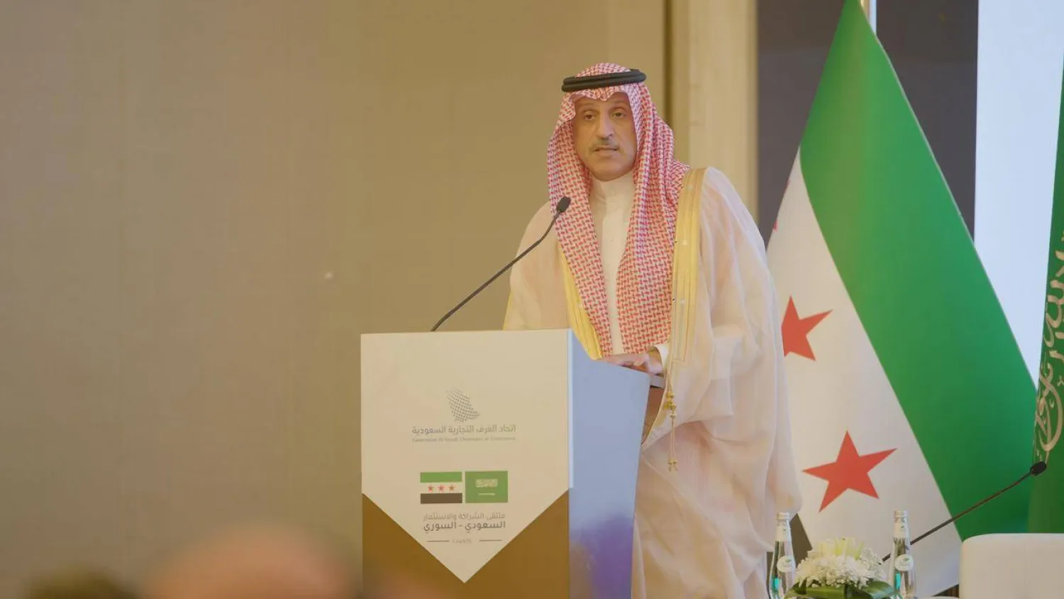 الرئيس التنفيذي للهيئة السعودية لتسويق الاستثمار خالد الخطاف خلال ملتقى الشراكة والاستثمار السعودي السوري في الرياض (الشرق الأوسط)