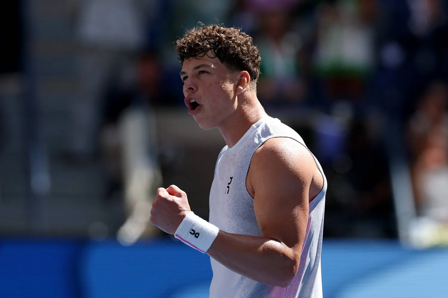 الأميركي بن شيلتون يتألق في نيويورك (أ.ف.ب)