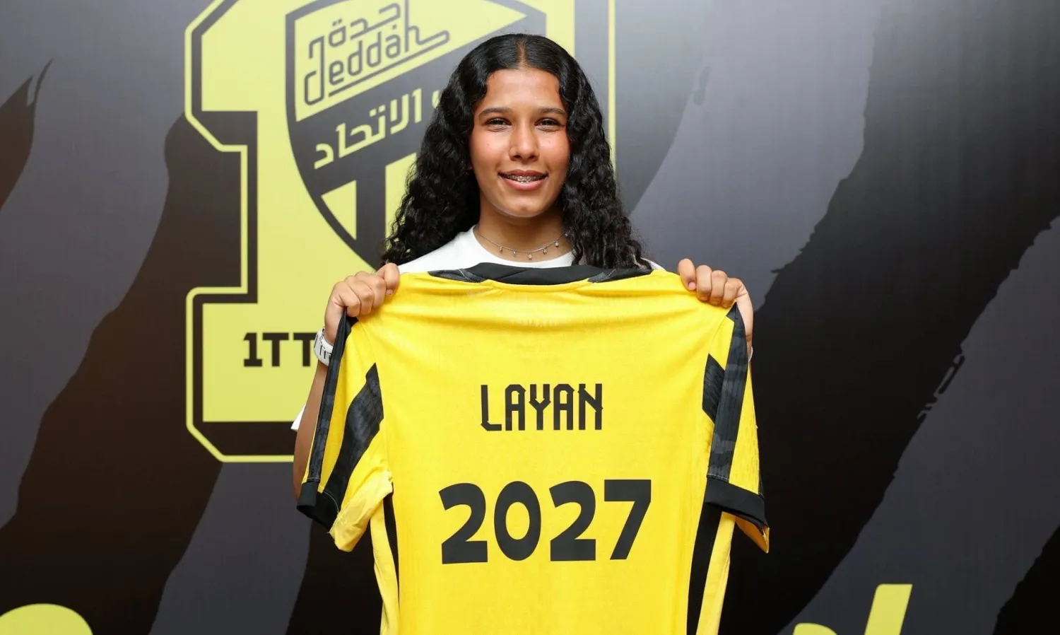 ليان بعد تجديد العقد مع العميد (نادي الاتحاد)