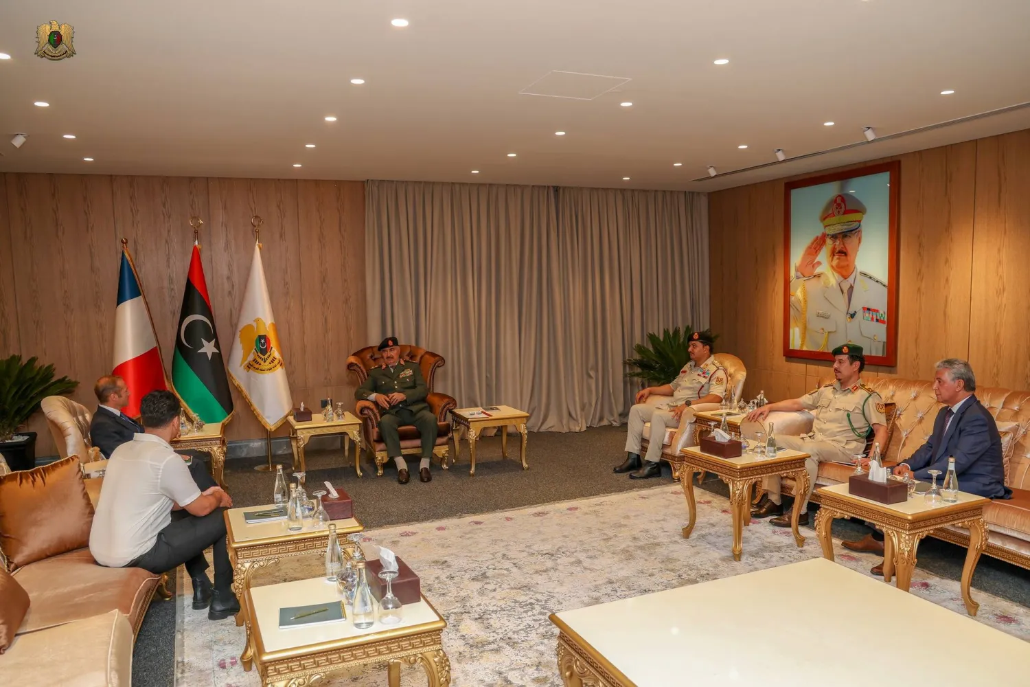 اجتماع المشير خليفة حفتر مع المبعوث الفرنسي إلى ليبيا يوم الاثنين (الجيش الوطني)