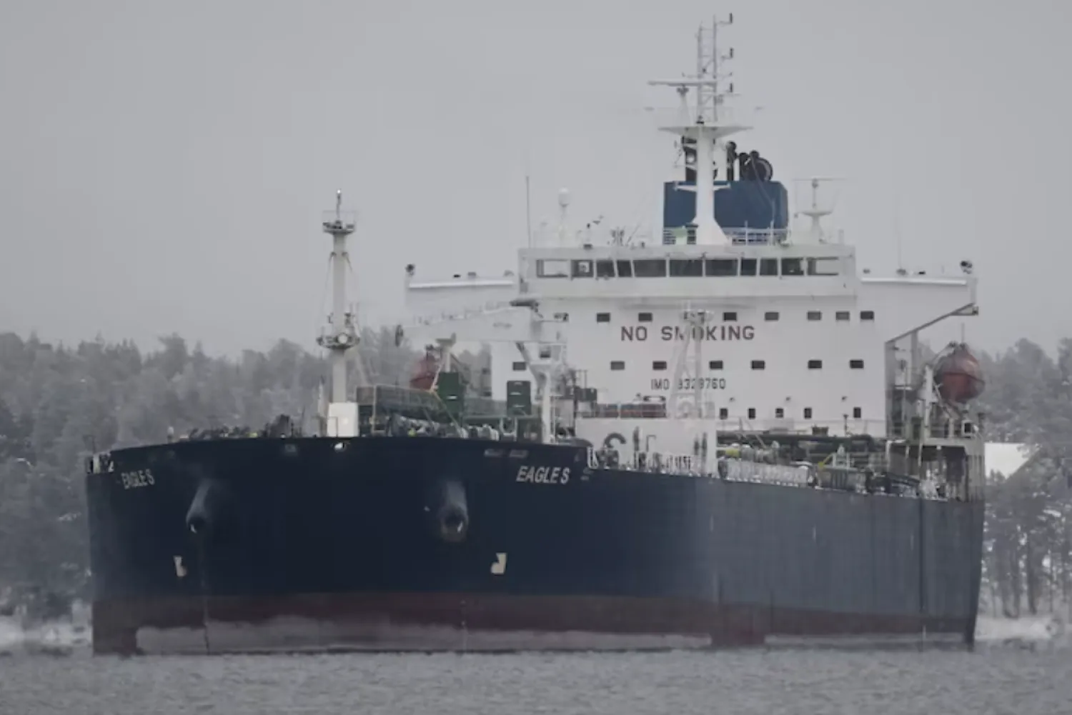 Cook Islands registered oil tanker Eagle S is seen anchored near the Kilpilahti port in Porvoo, on the Gulf of Finland, January 13, 2025. Lehtikuva/Vesa Moilanen/via REUTERS/File Photo 