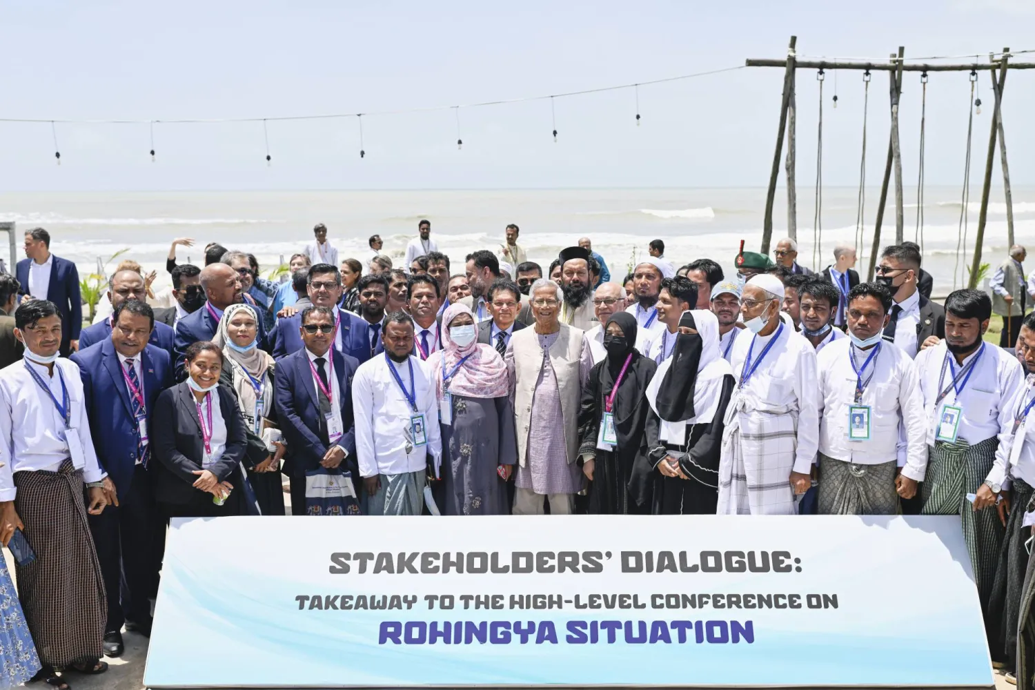 رئيس بنغلاديش المؤقت محمد يونس يتحدث خلال مؤتمر بشأن وضع الروهينغيا في كوكس بازار جنوب البلاد الاثنين (أ.ب)
