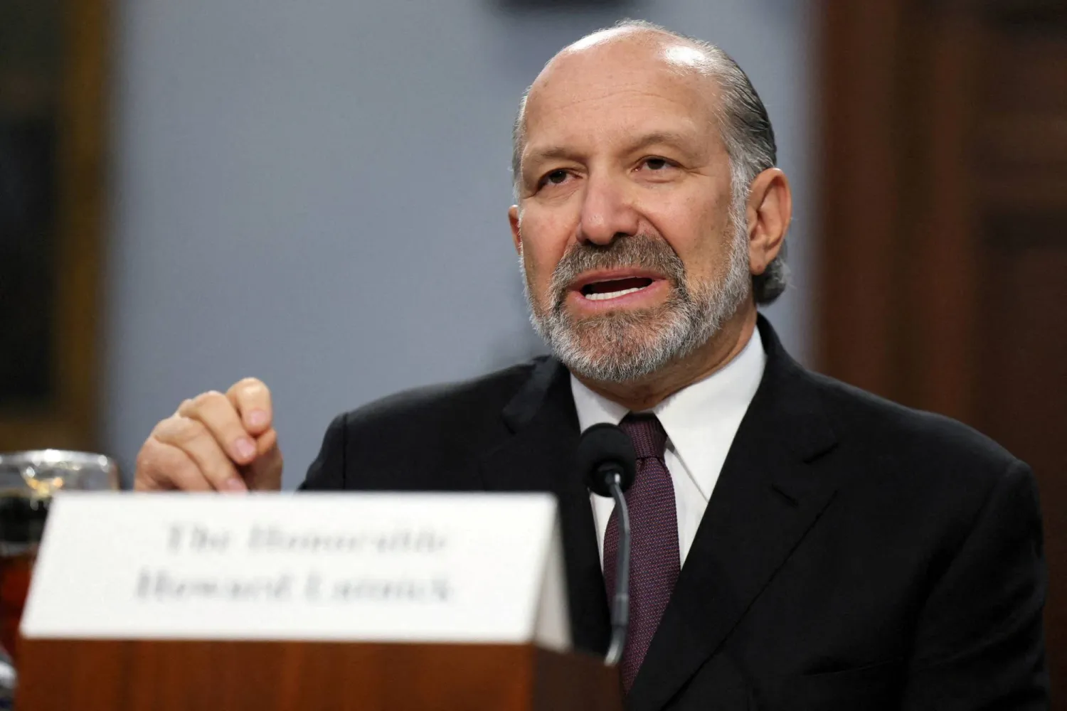 وزير التجارة هوارد لوتنيك يدلي بشهادته أمام لجنة في مجلس النواب (أرشيفية - رويترز)