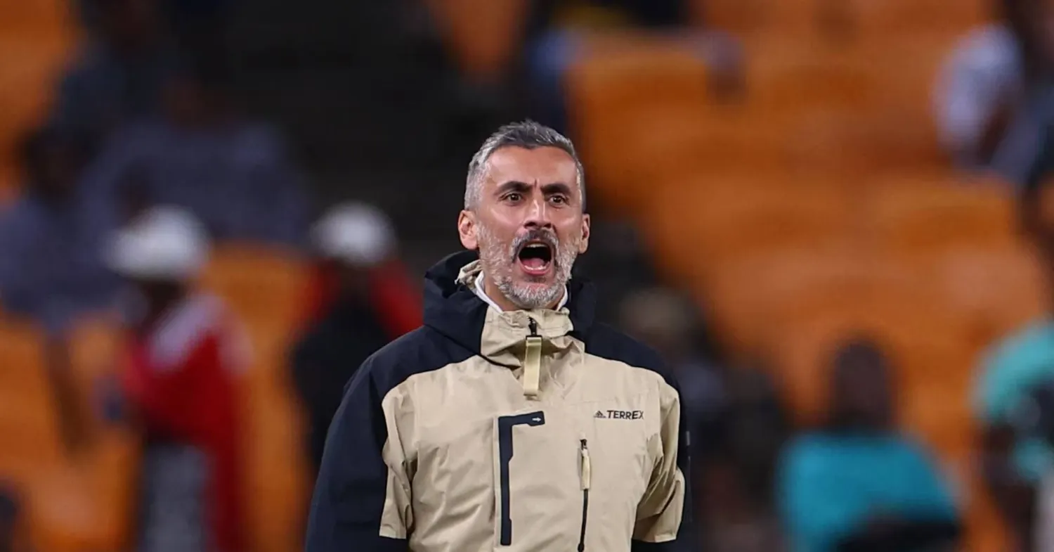 الإسباني خوسيه ريبييرو المدير الفني لفريق الأهلي (رويترز)