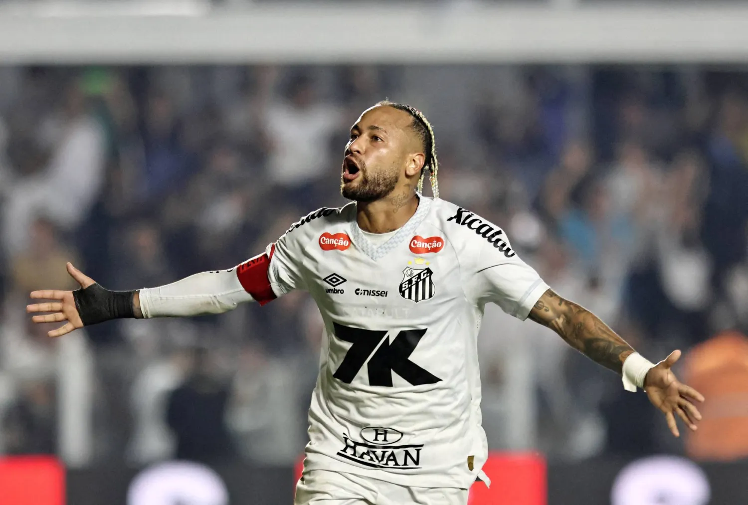 المهاجم نيمار يغيب عن السليساو (رويترز)