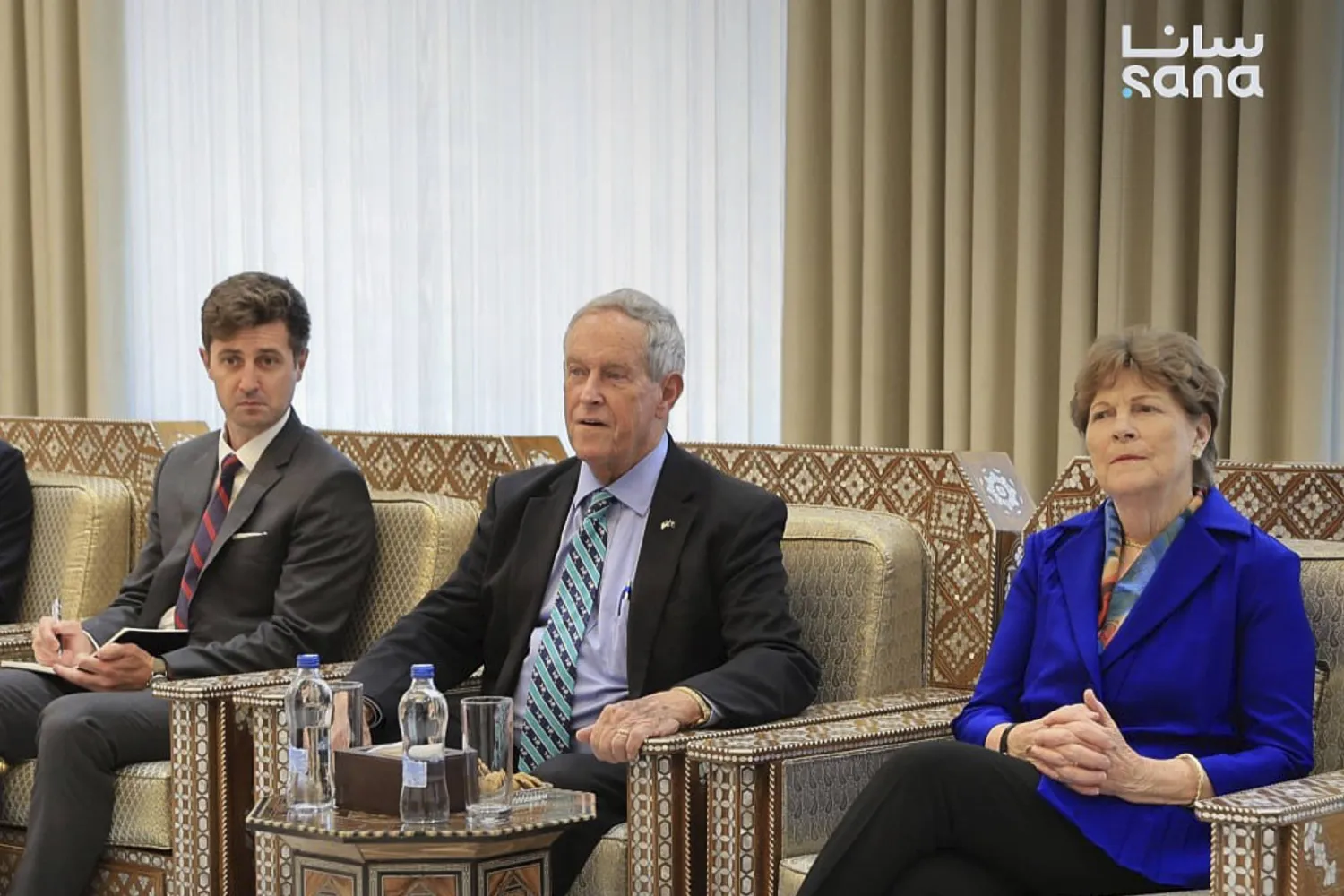 السيناتورة جين شاهين والنائب جو ويلسون في زيارة لسوريا 25 أغسطس 2025 (أ.ب)