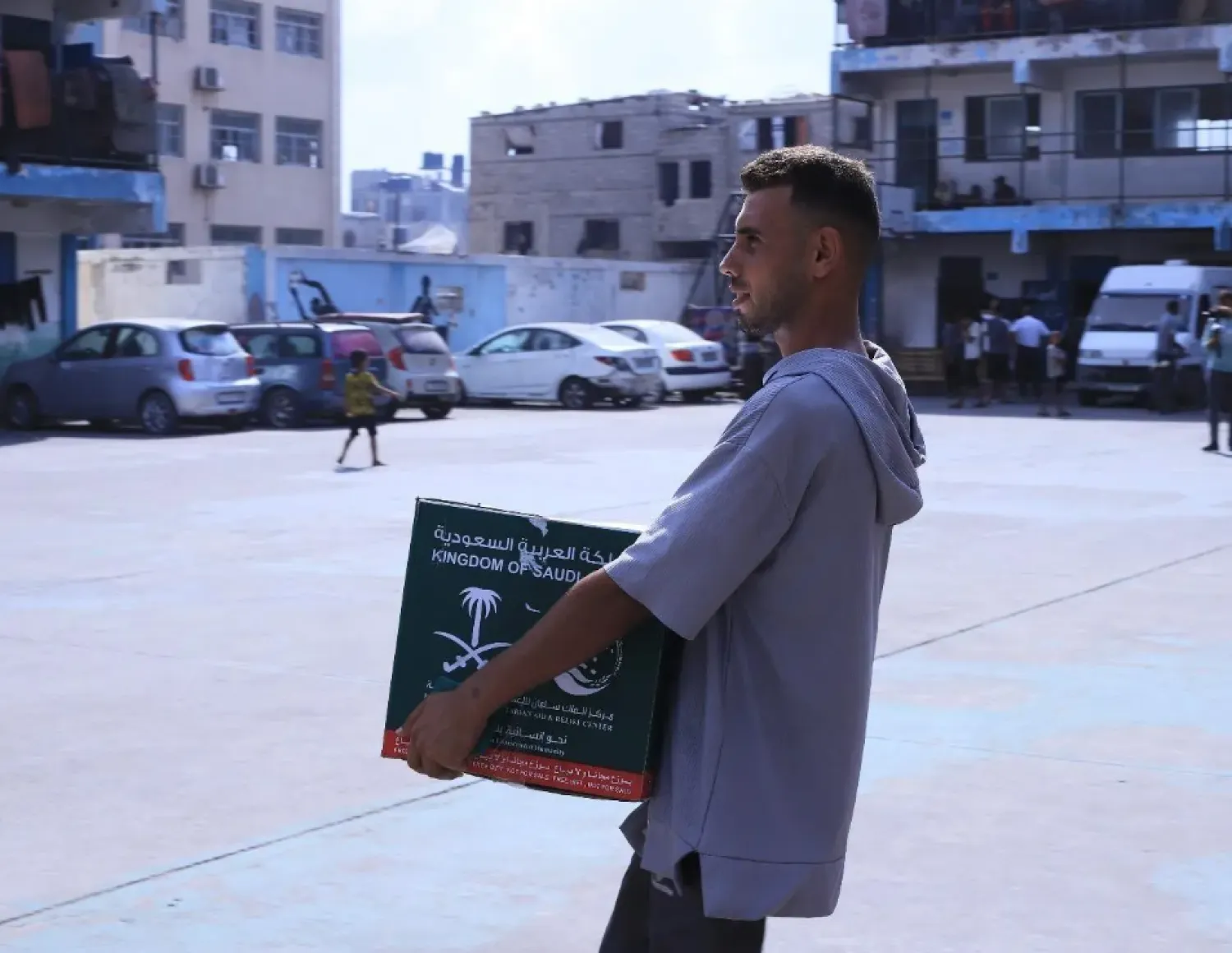 For the fifth consecutive day, the King Salman Humanitarian Aid and Relief Center (KSrelief) has continued distributing food baskets to thousands of Palestinian families - SPA