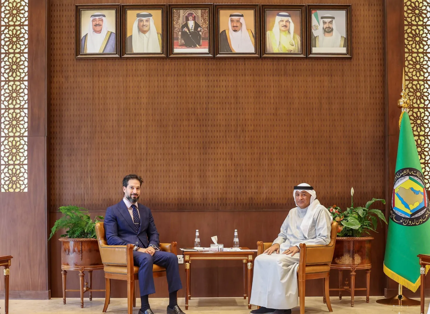 جاسم البديوي لدى استقباله جوناثان بيتشيا في الرياض الثلاثاء (مجلس التعاون)