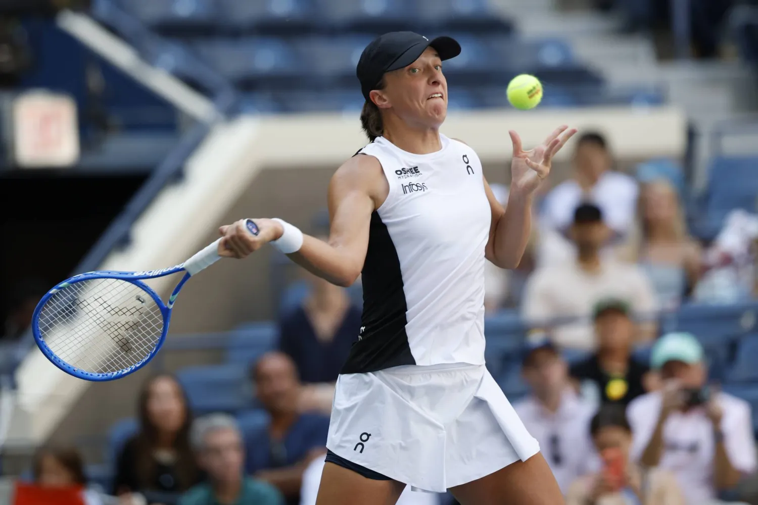 البولندية إيغا شفيونتيك تأهلت للدور الثاني في نيويورك (إ.ب.أ)