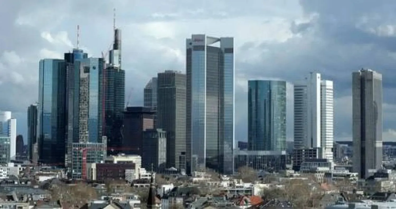 الحي المالي في فرنكفورت (رويترز)