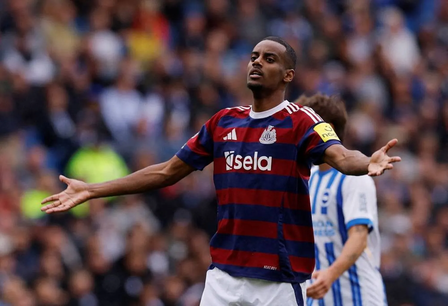 Football - Premier League - Brighton & Hove Albion v Newcastle United - The American Express Community Stadium, Brighton, Britain - May 4, 2025 Newcastle United's Alexander Isak celebrates scoring their first goa. (Action Images via Reuters) 