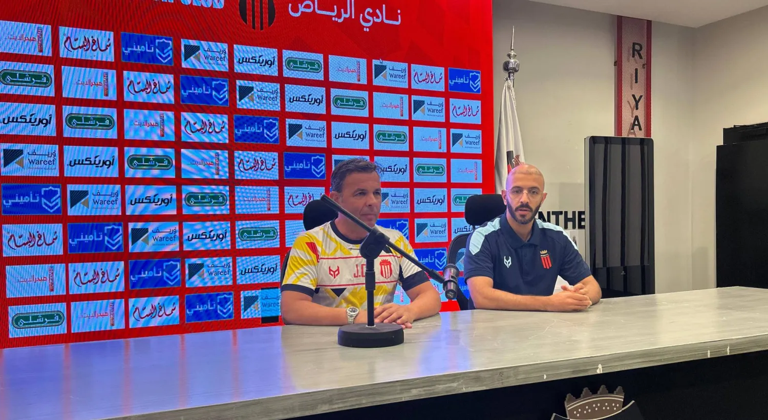 الإسباني خافيير كاييخا مدرب فريق الرياض (الشرق الأوسط)