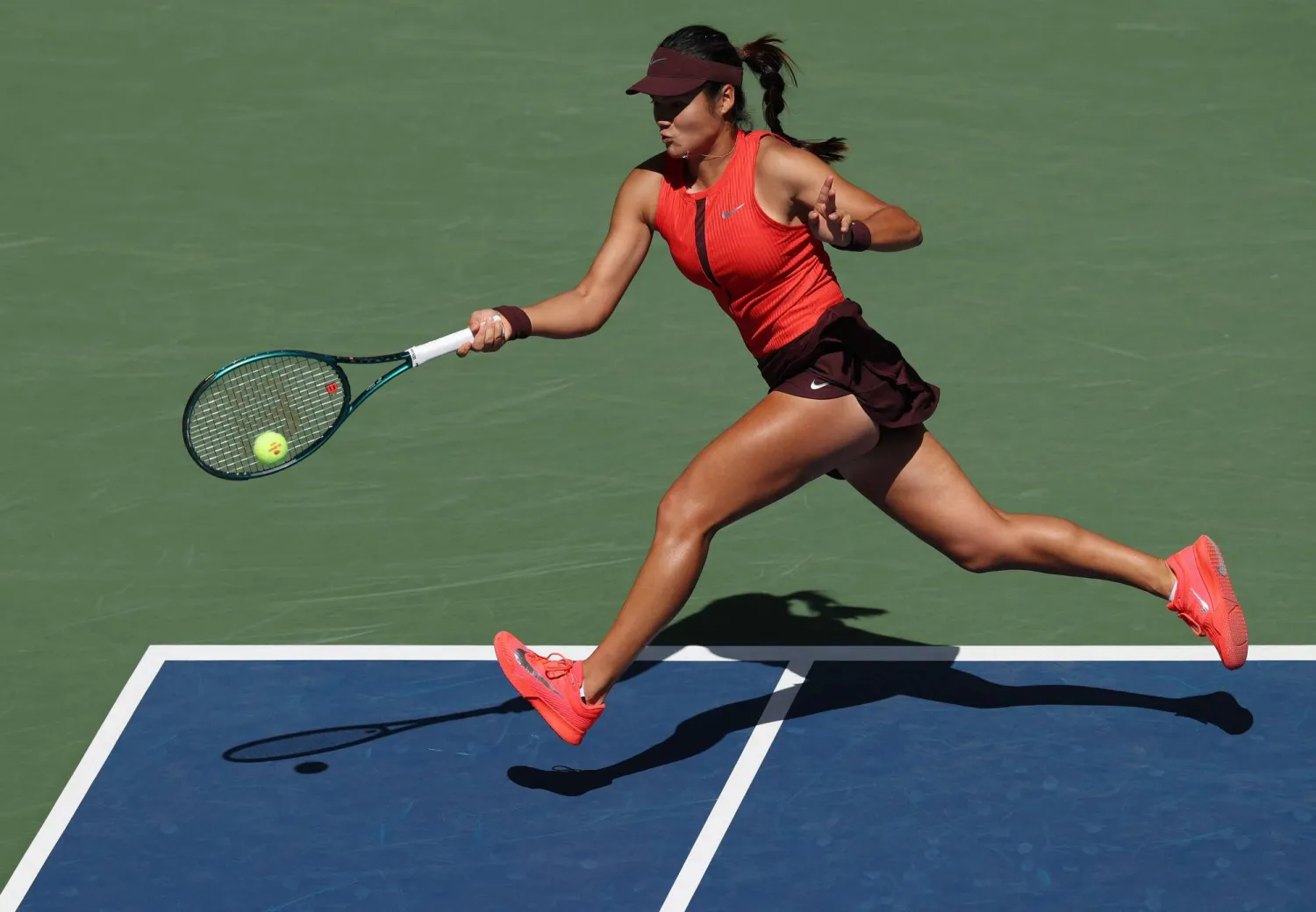 رادوكانو خلال المواجهة (أ.ف.ب)