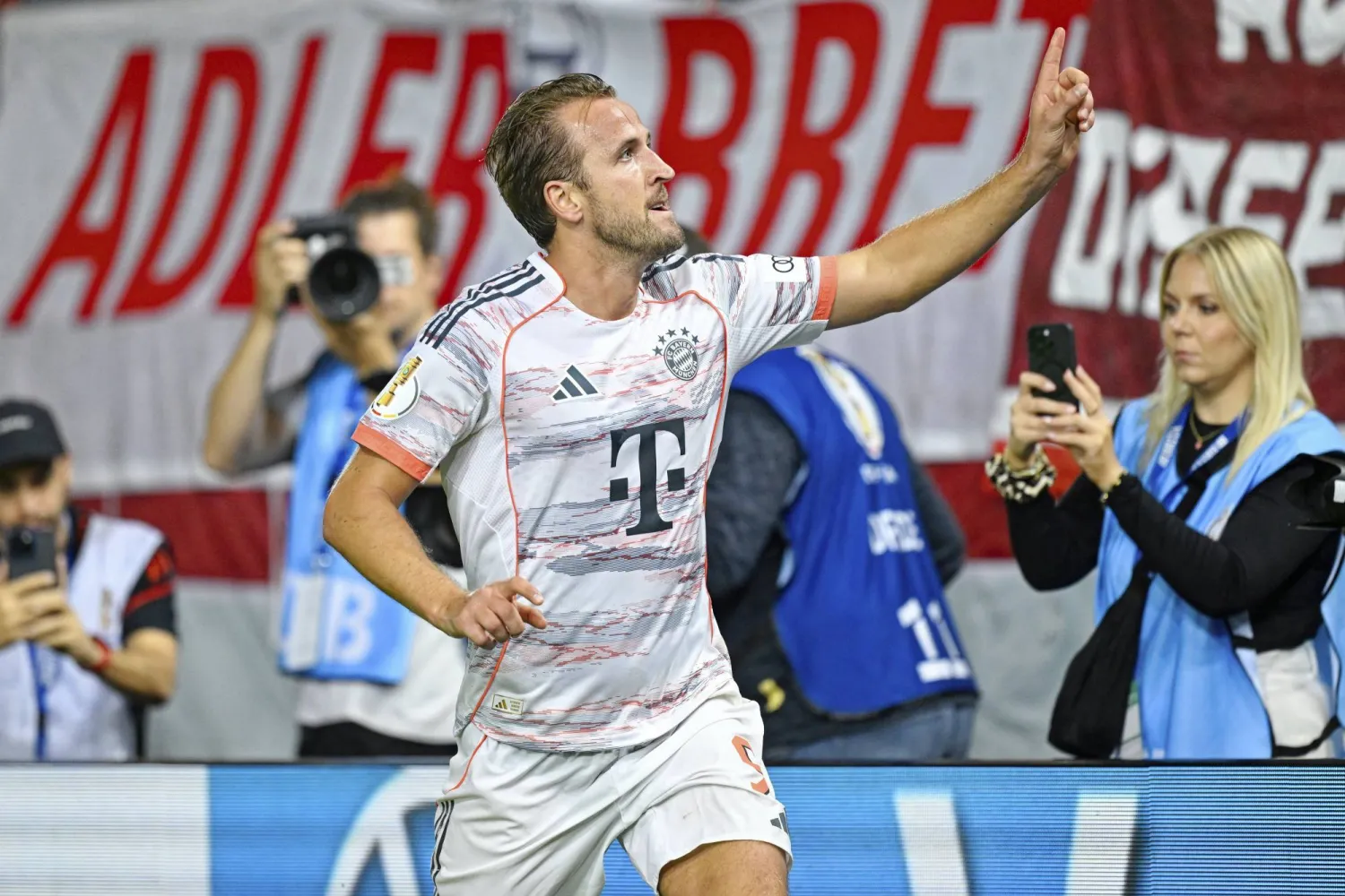 كين محتفلا بهدف الفوز (أ.ب)