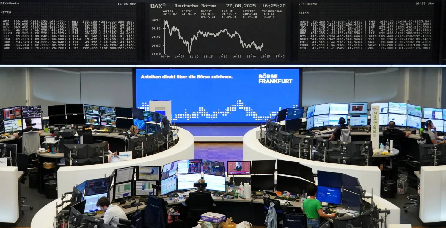 رسم بياني لمؤشر أسعار الأسهم الألماني «داكس» في بورصة فرنكفورت (رويترز)