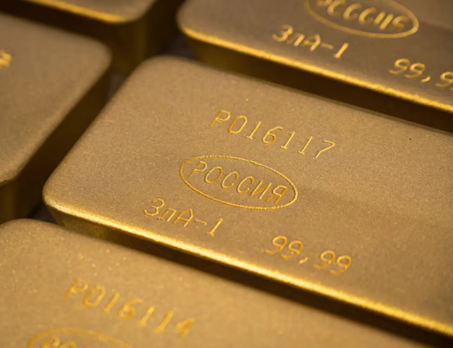 A view shows ingots of 99.99 percent pure gold in a workroom during production at Krastsvetmet precious metals plant in the Siberian city of Krasnoyarsk, Russia, May 23, 2024. REUTERS/Alexander Manzyuk/File Photo 