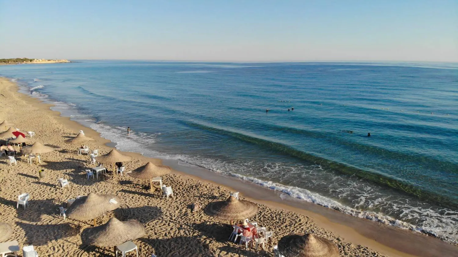 الشواطئ الليبية تمتد لمئات الكيلومترات على ساحل البحر المتوسط (وزارة السياحة الليبية)